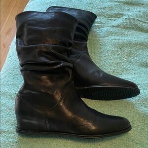 Stuart Weitzman Black Leather slouch book Boots